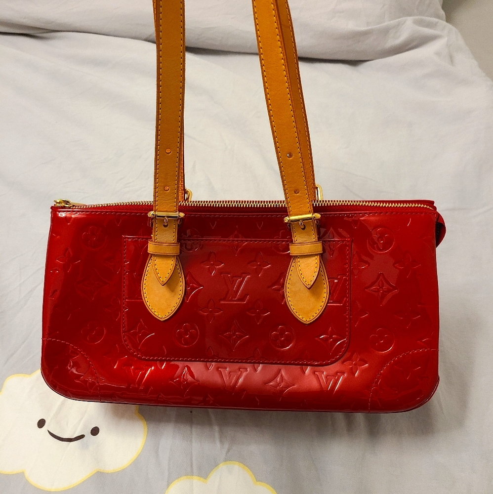 Louis Vuitton red Vernis Rosewood Avenue bag